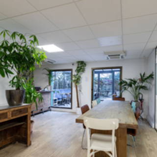 Bureau privé 15 m² 4 postes Location bureau Rue Jadin Paris 75017 - photo 3